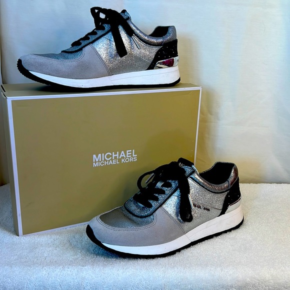 MICHAEL Michael Kors Shoes - EUC MICHAEL Michael Kors size 7 Allie Trainer Sparkle Metallic